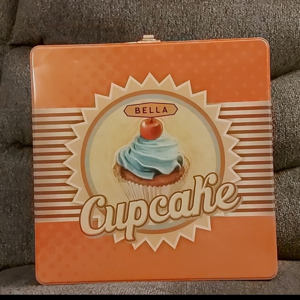 Bella Mini Cupcake Machine - Picture 2 of 7